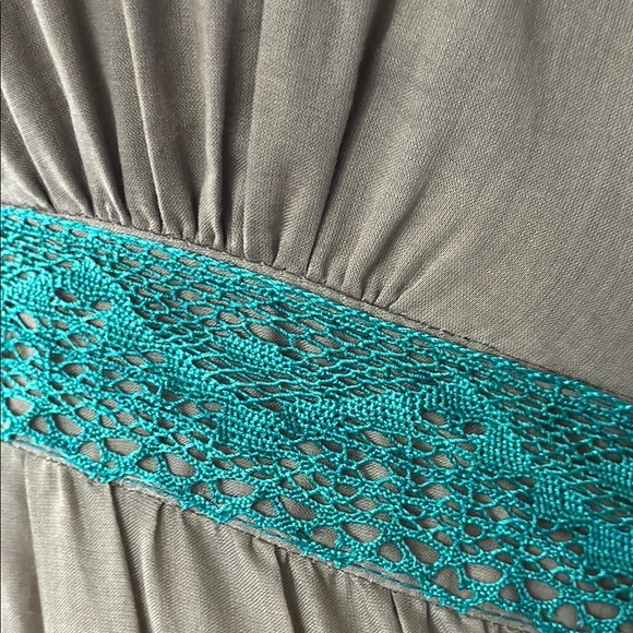 BCBG PARIS Elegant but Halter Maxi Dress in Brown and Teal, size 12 - Picture 5 of 11